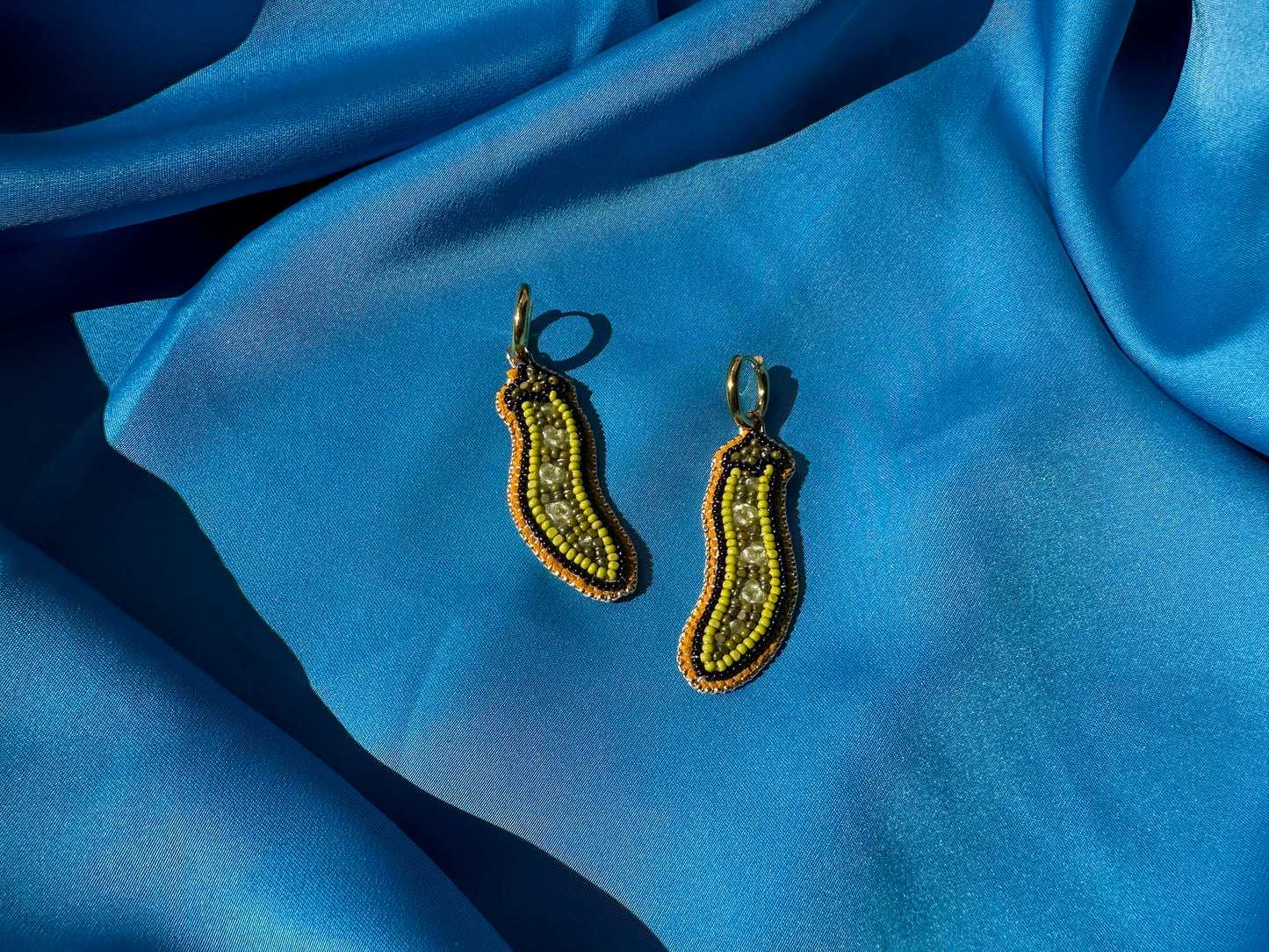 pea earrings