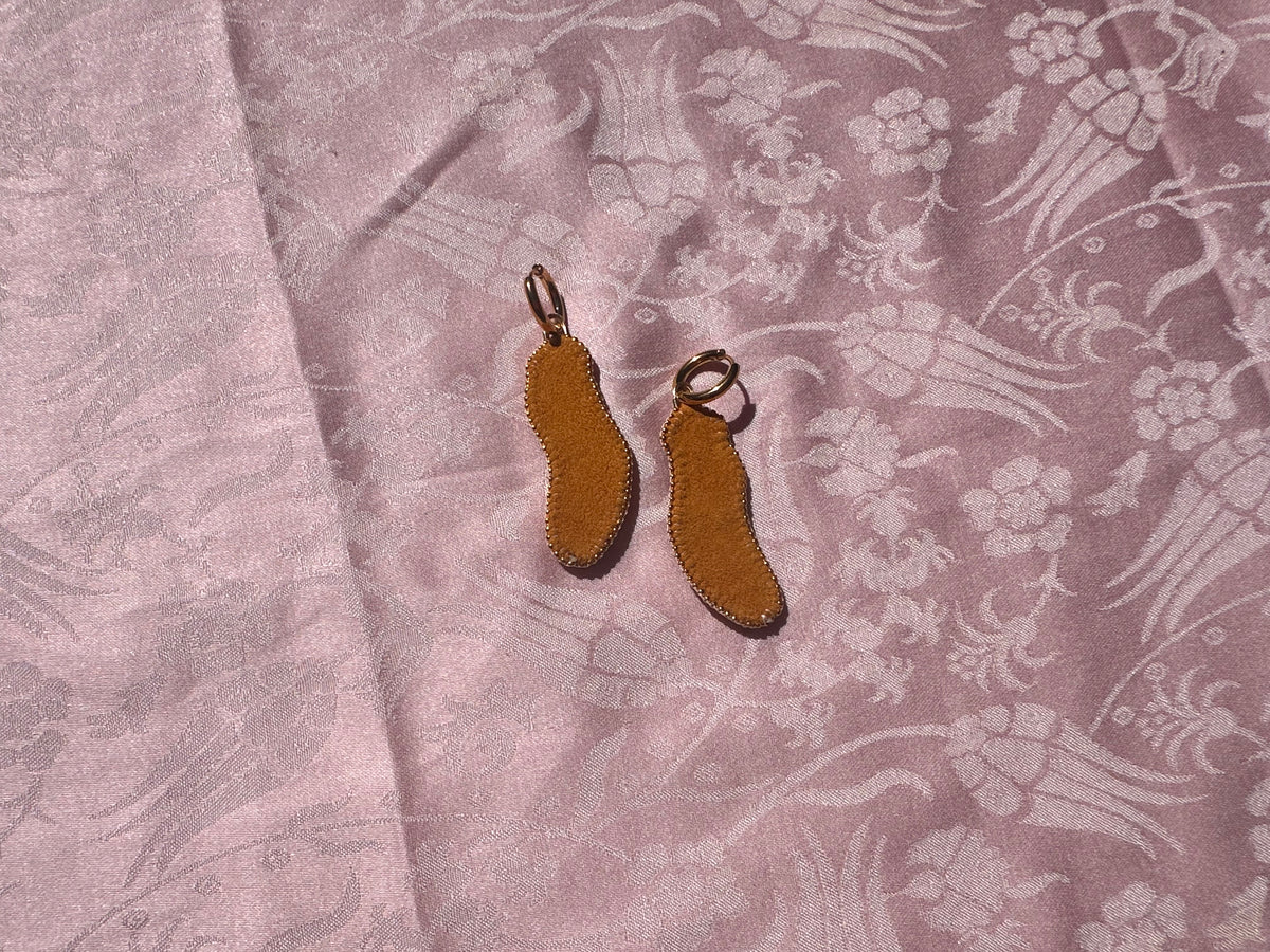 pea earrings