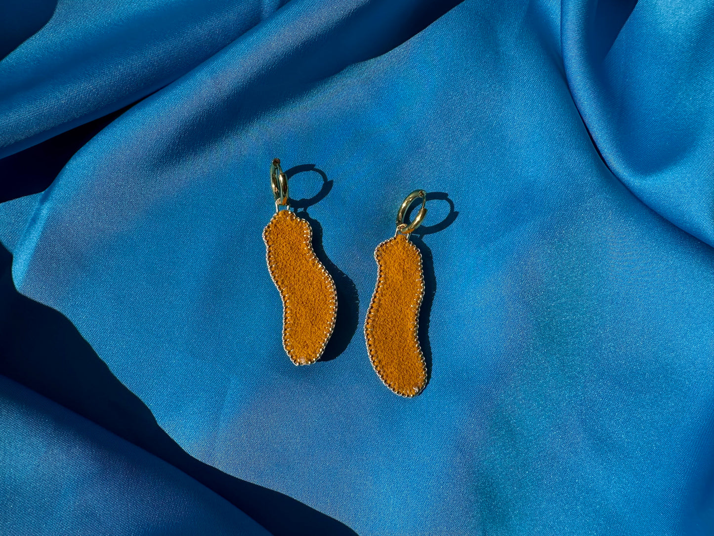 pea earrings