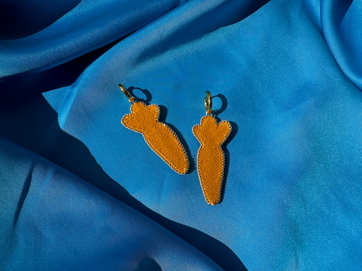 carrot earrings
