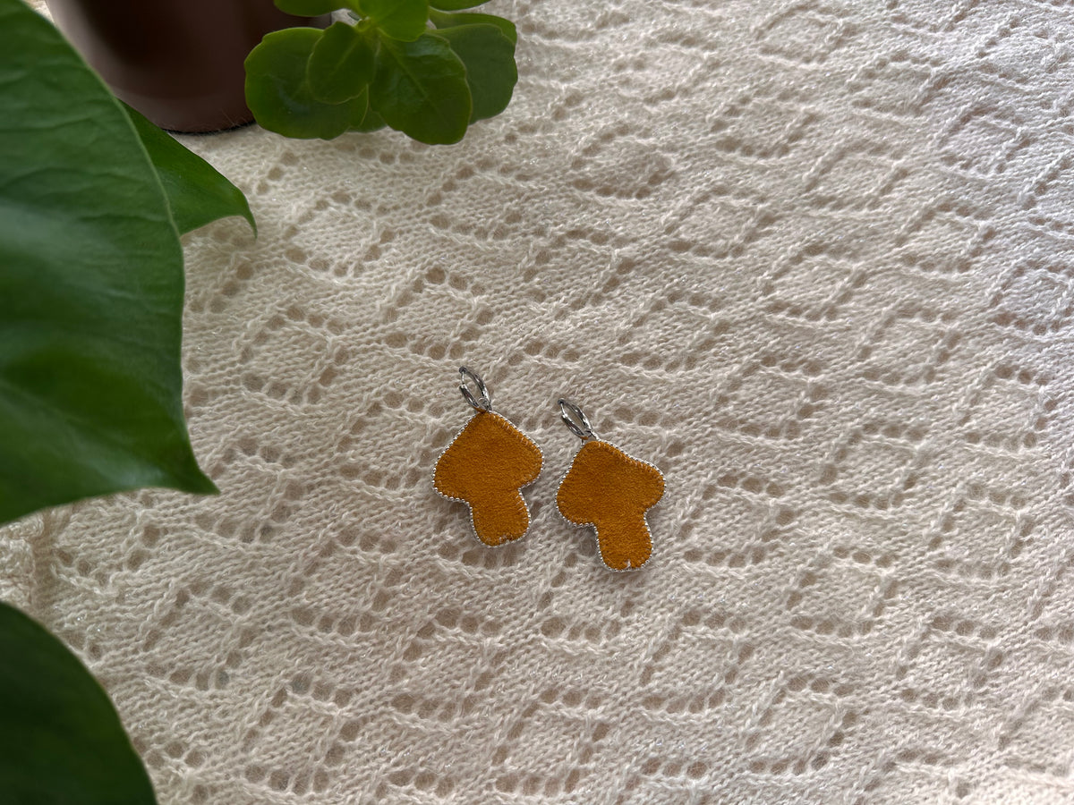 mushroom earrings in red & brown