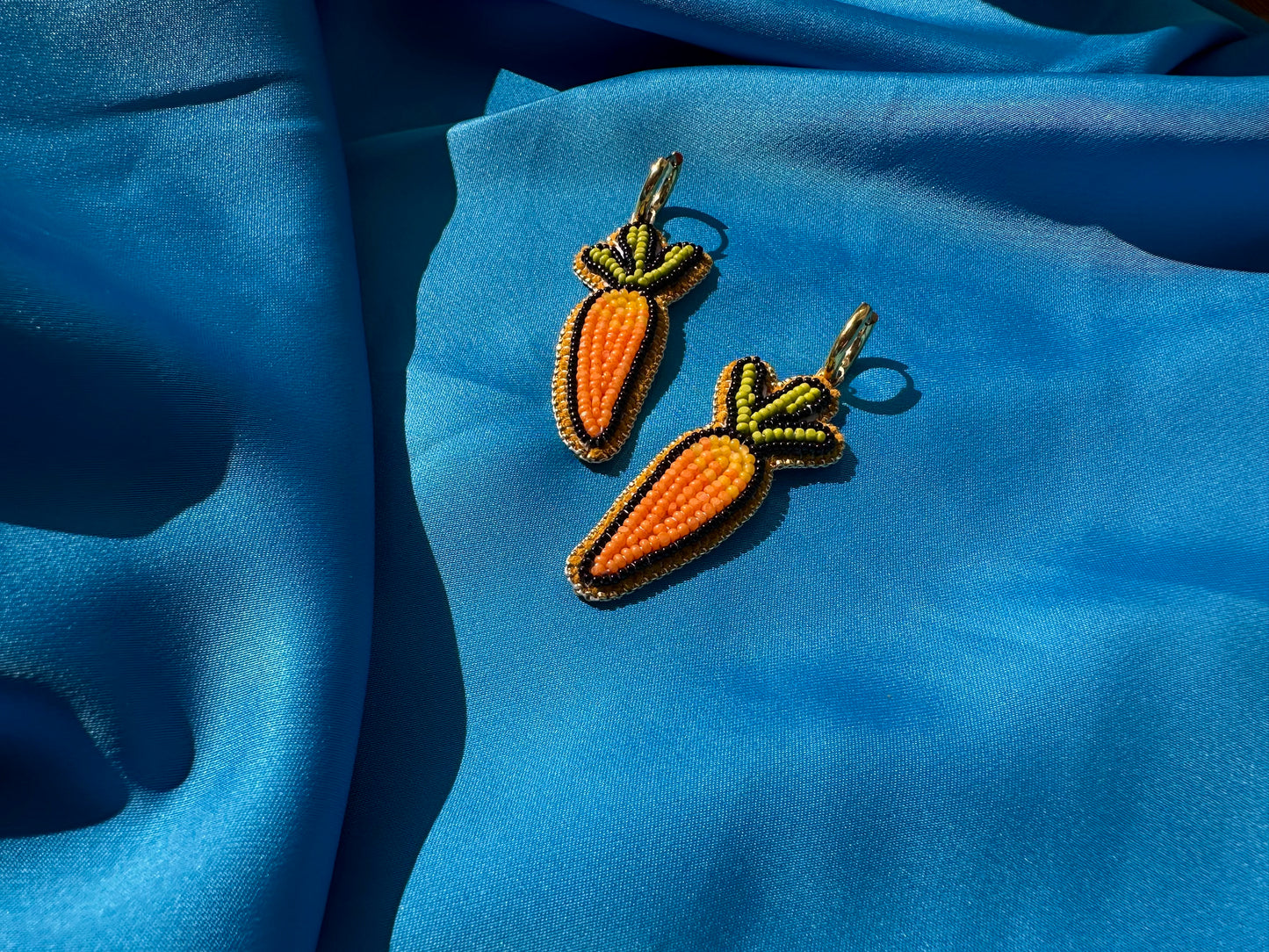 carrot earrings