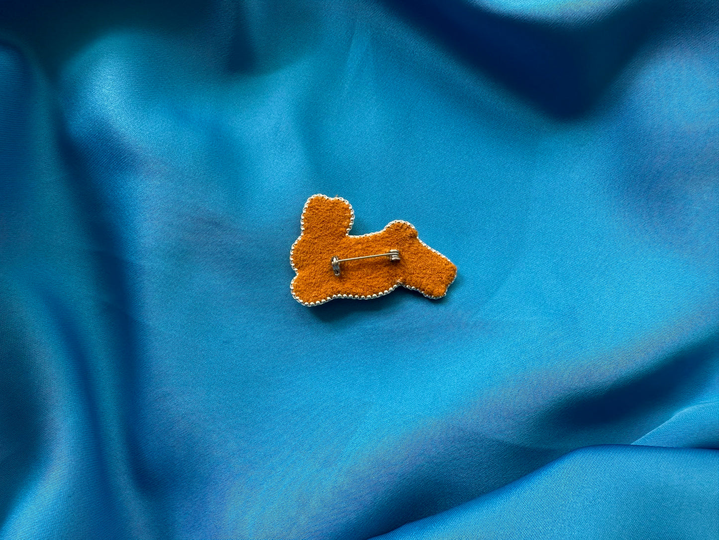 honey bunny pin