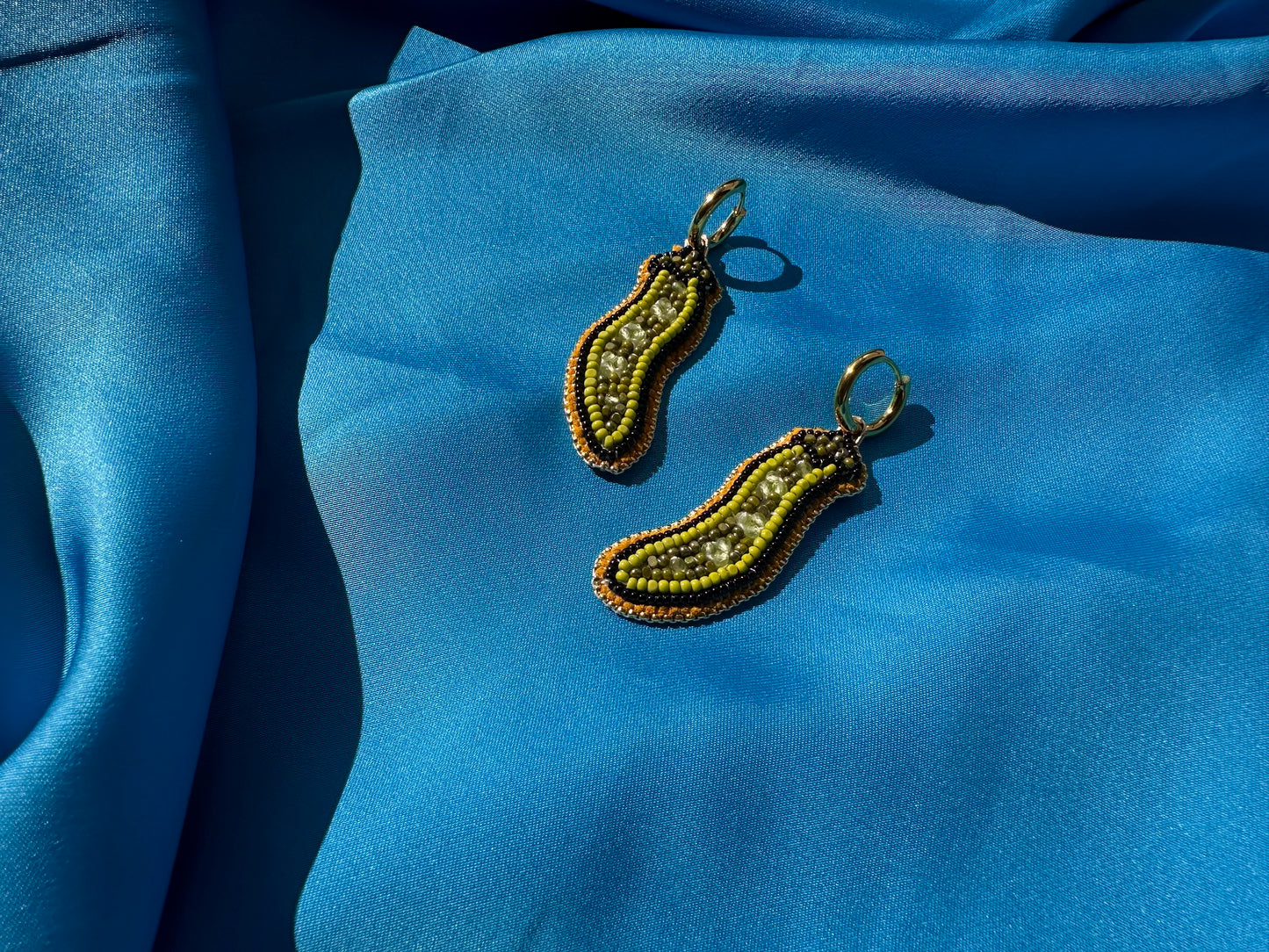 pea earrings