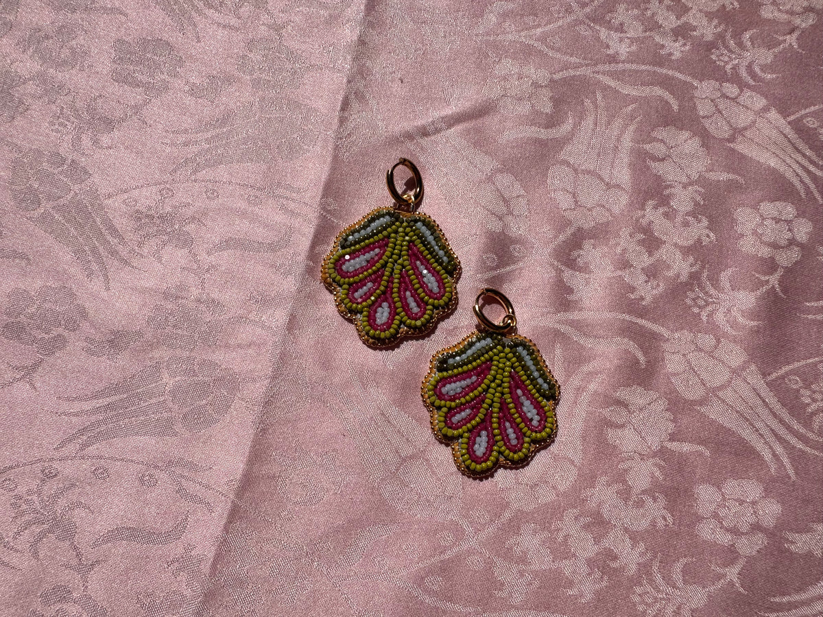 5 petal florals in green & pink