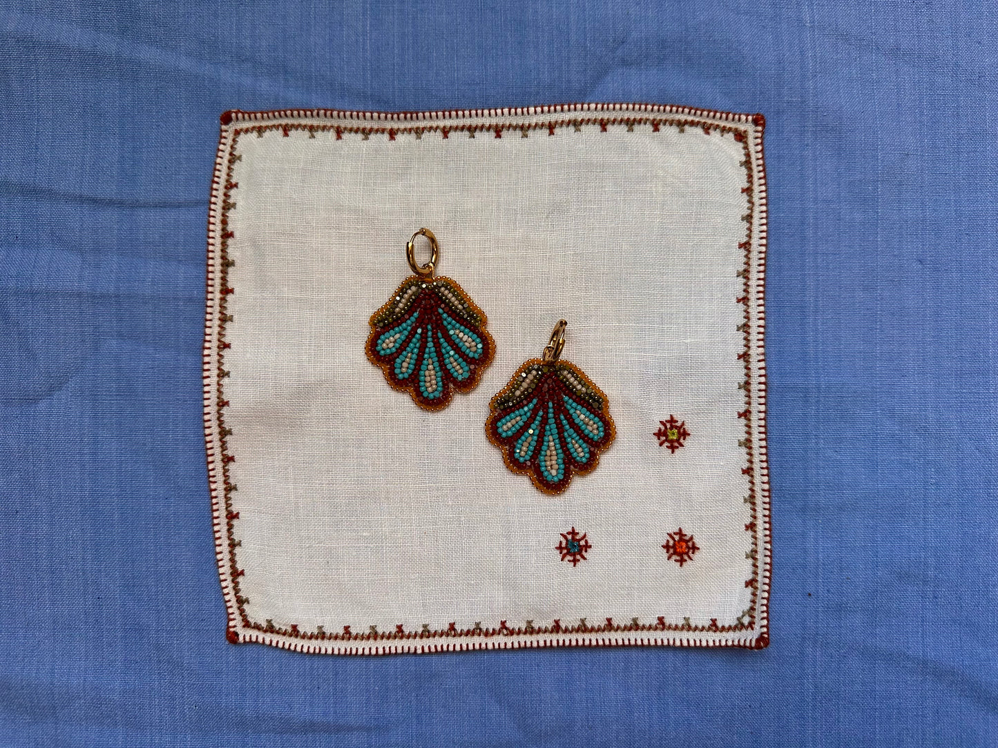 5 petal florals in chocolate & blue