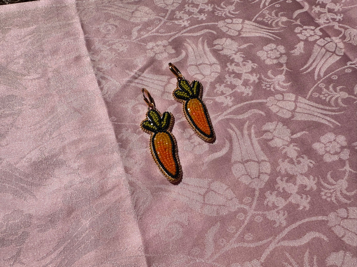 carrot earrings