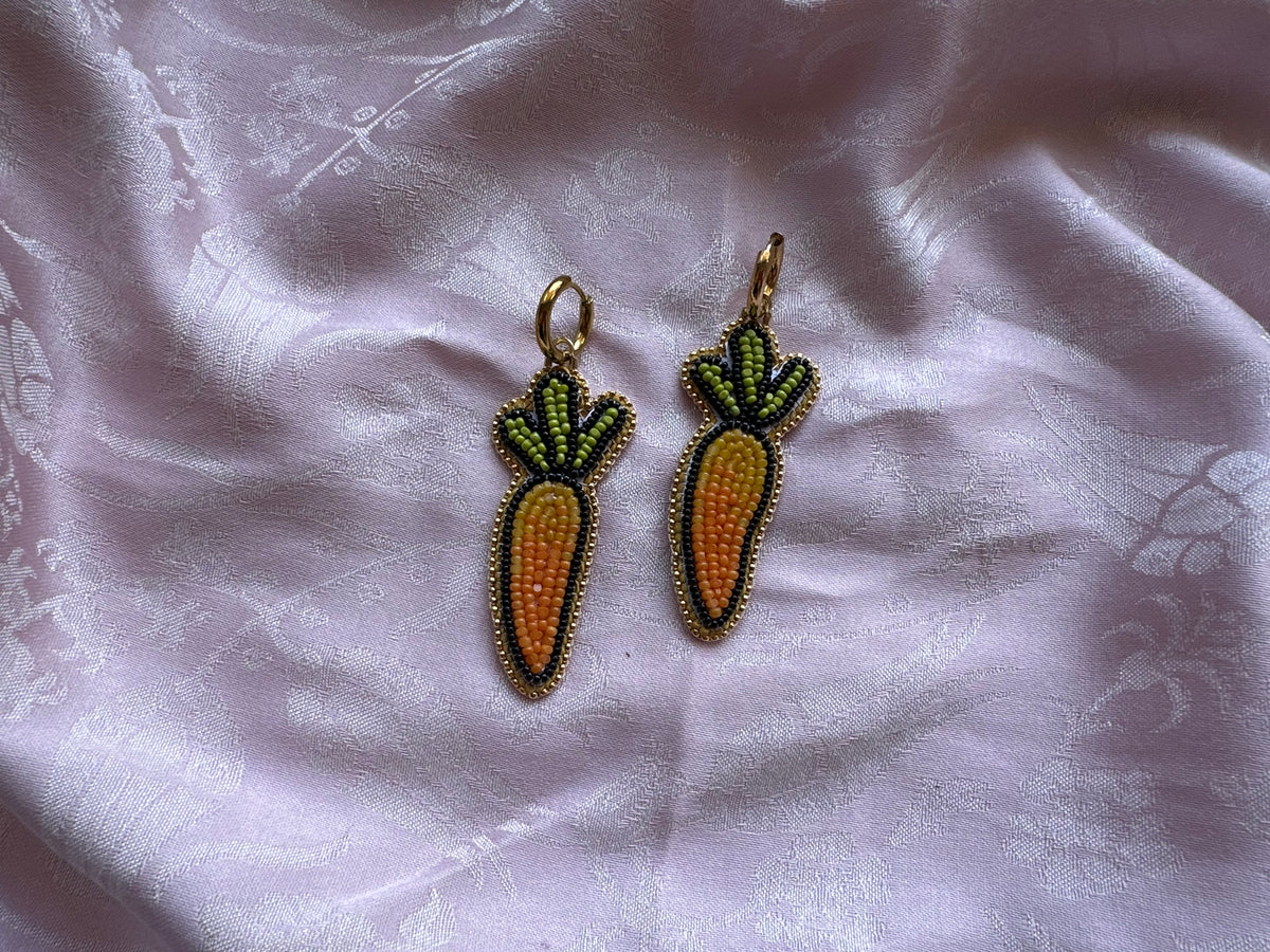 carrot earrings