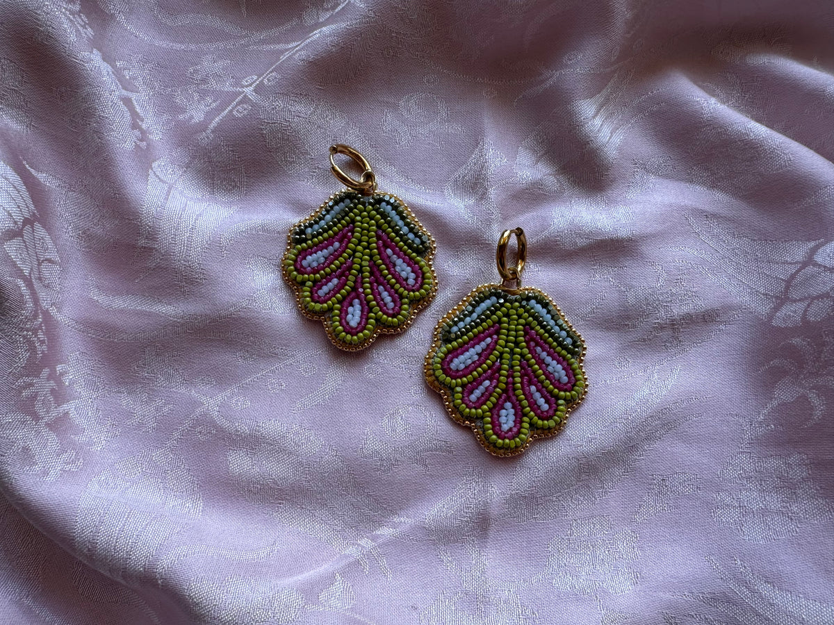 5 petal florals in green & pink