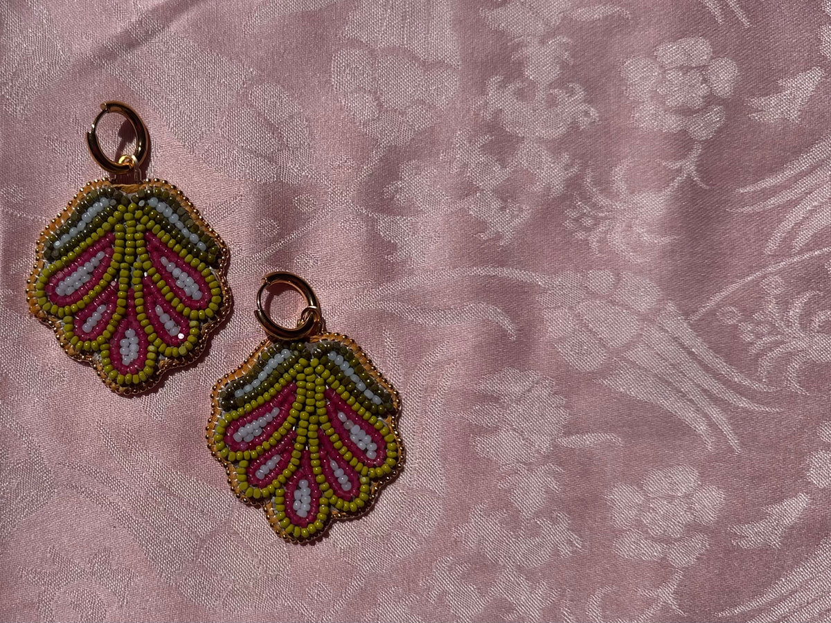 5 petal florals in green & pink