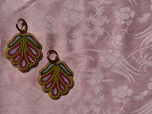 5 petal florals in green & pink