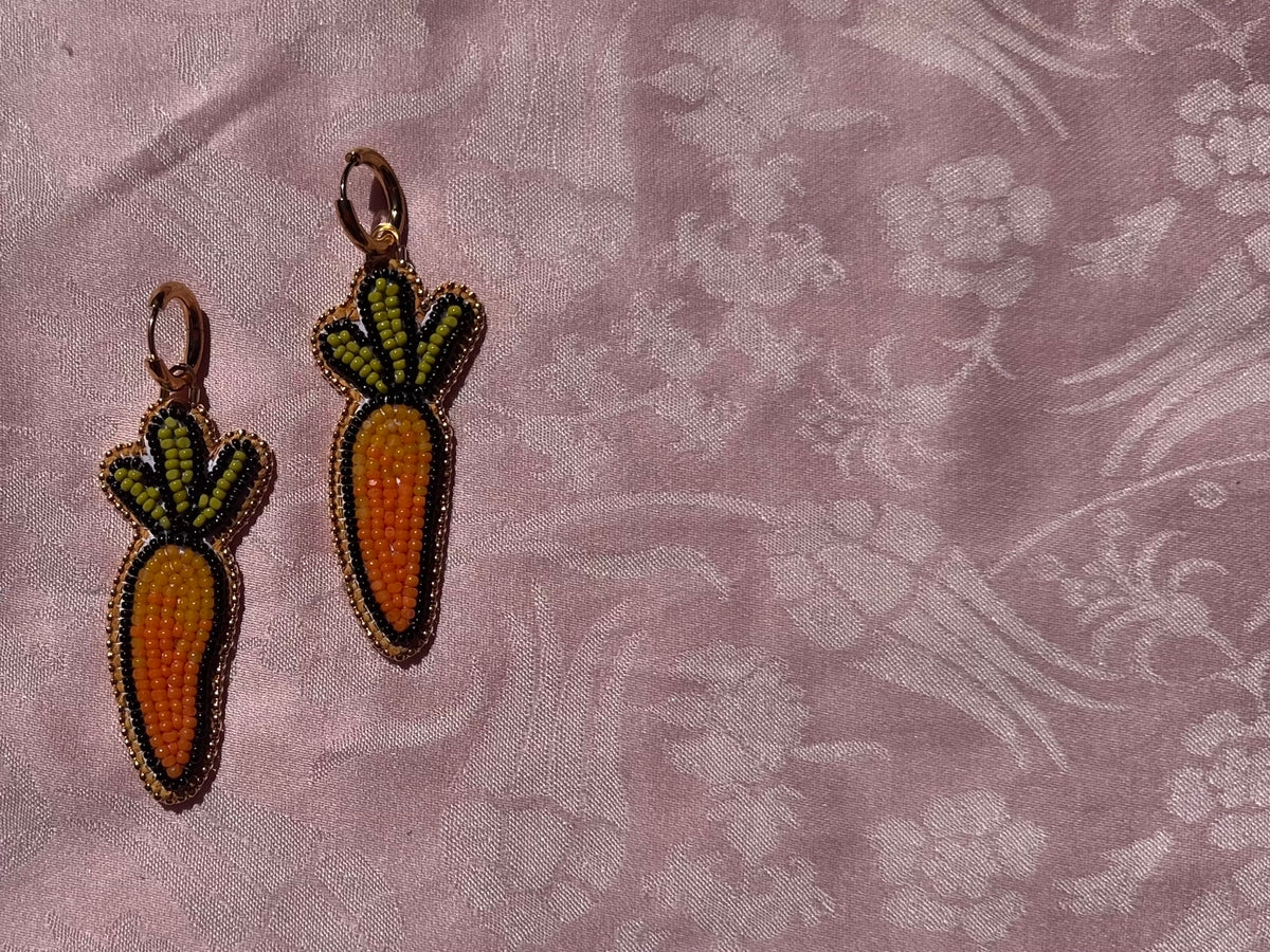 carrot earrings