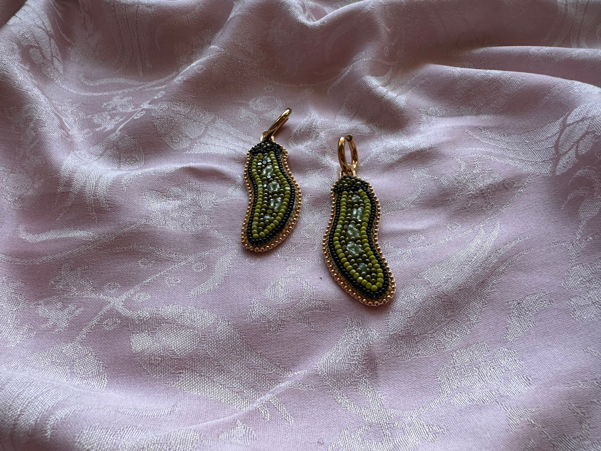 pea earrings