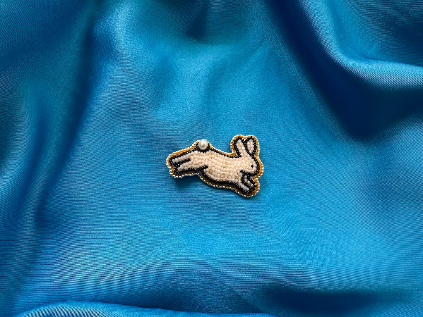 honey bunny pin