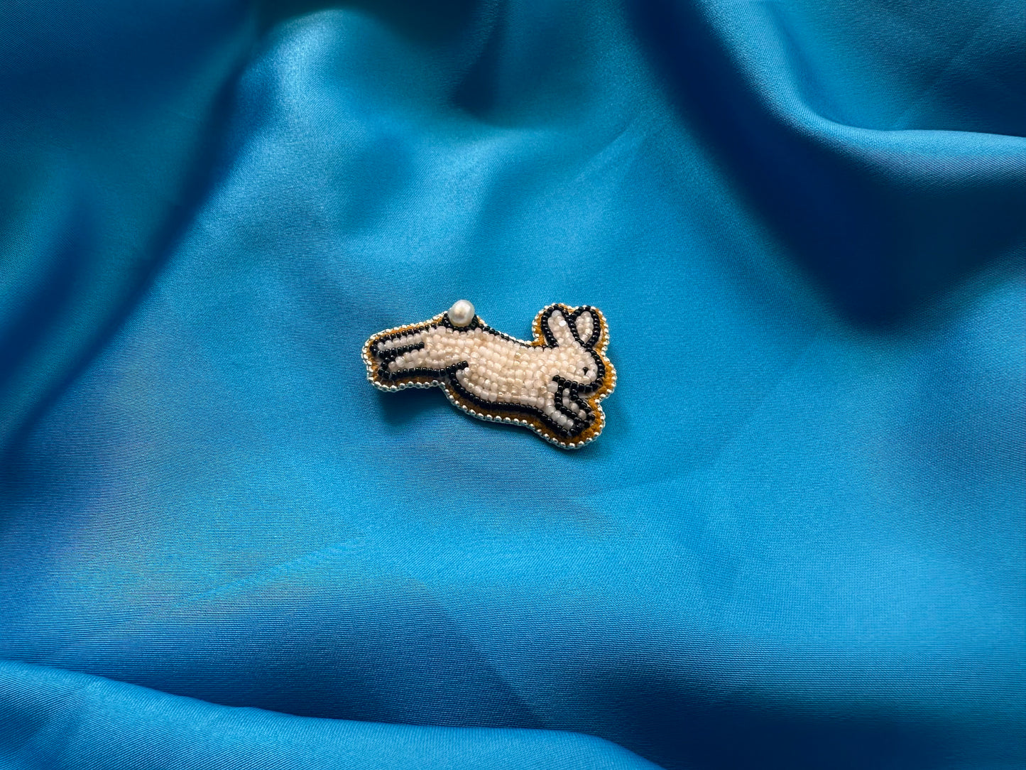 honey bunny pin