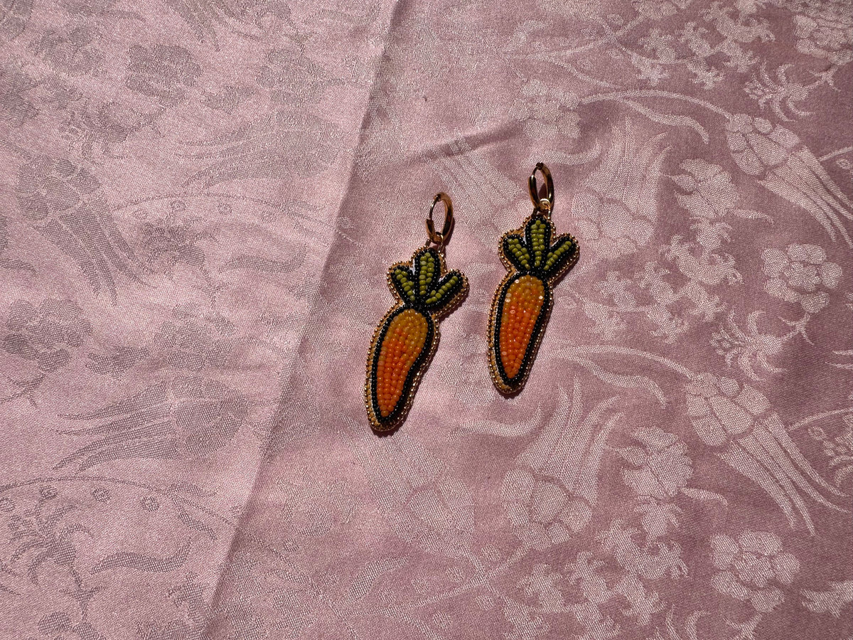 carrot earrings