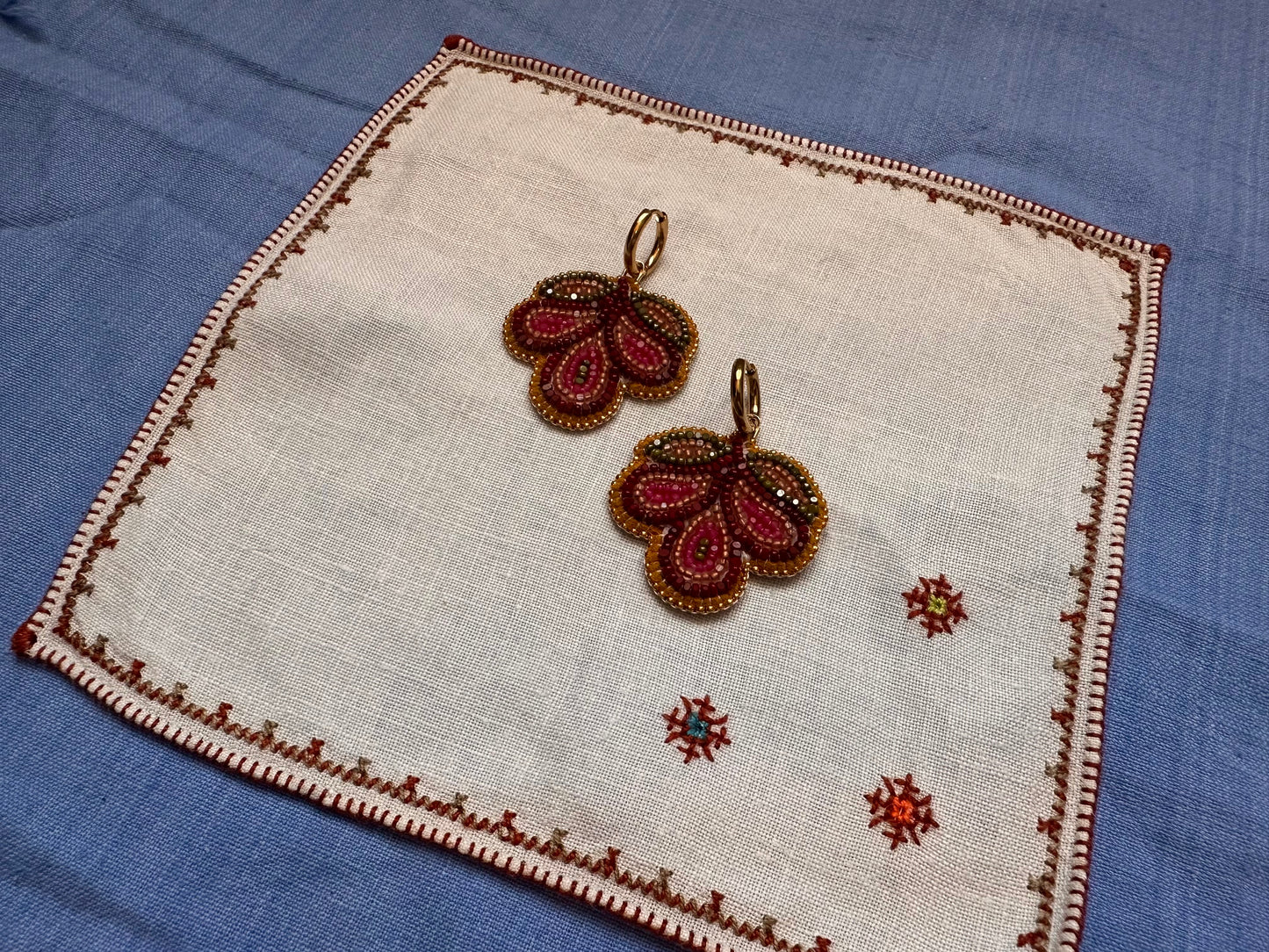 3 petal floral earrings in cranberry