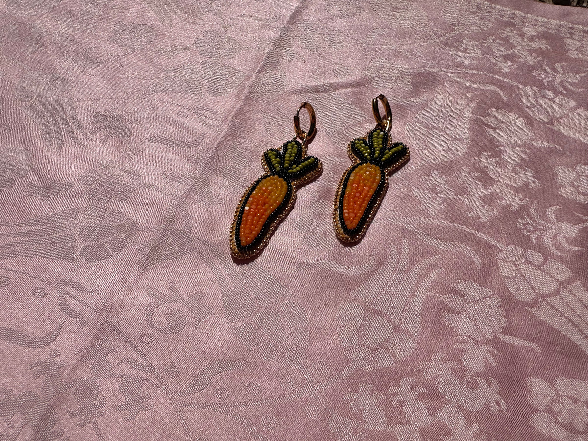 carrot earrings