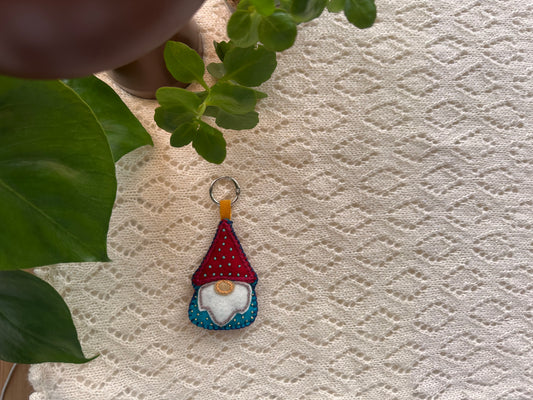 felt gnome bag charm/keychain