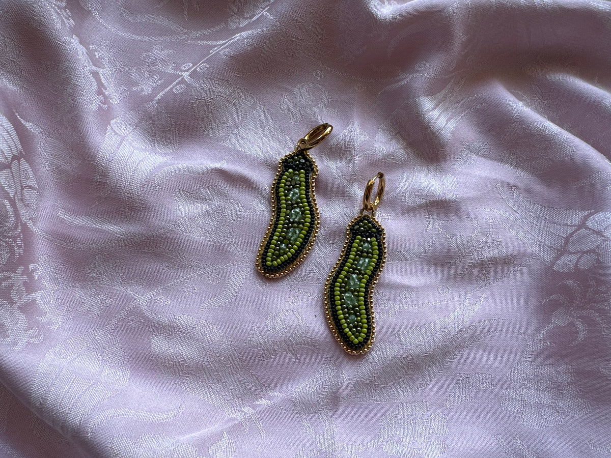 pea earrings