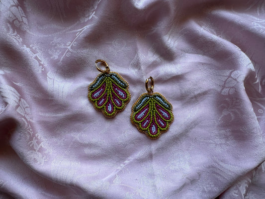 5 petal florals in green & pink