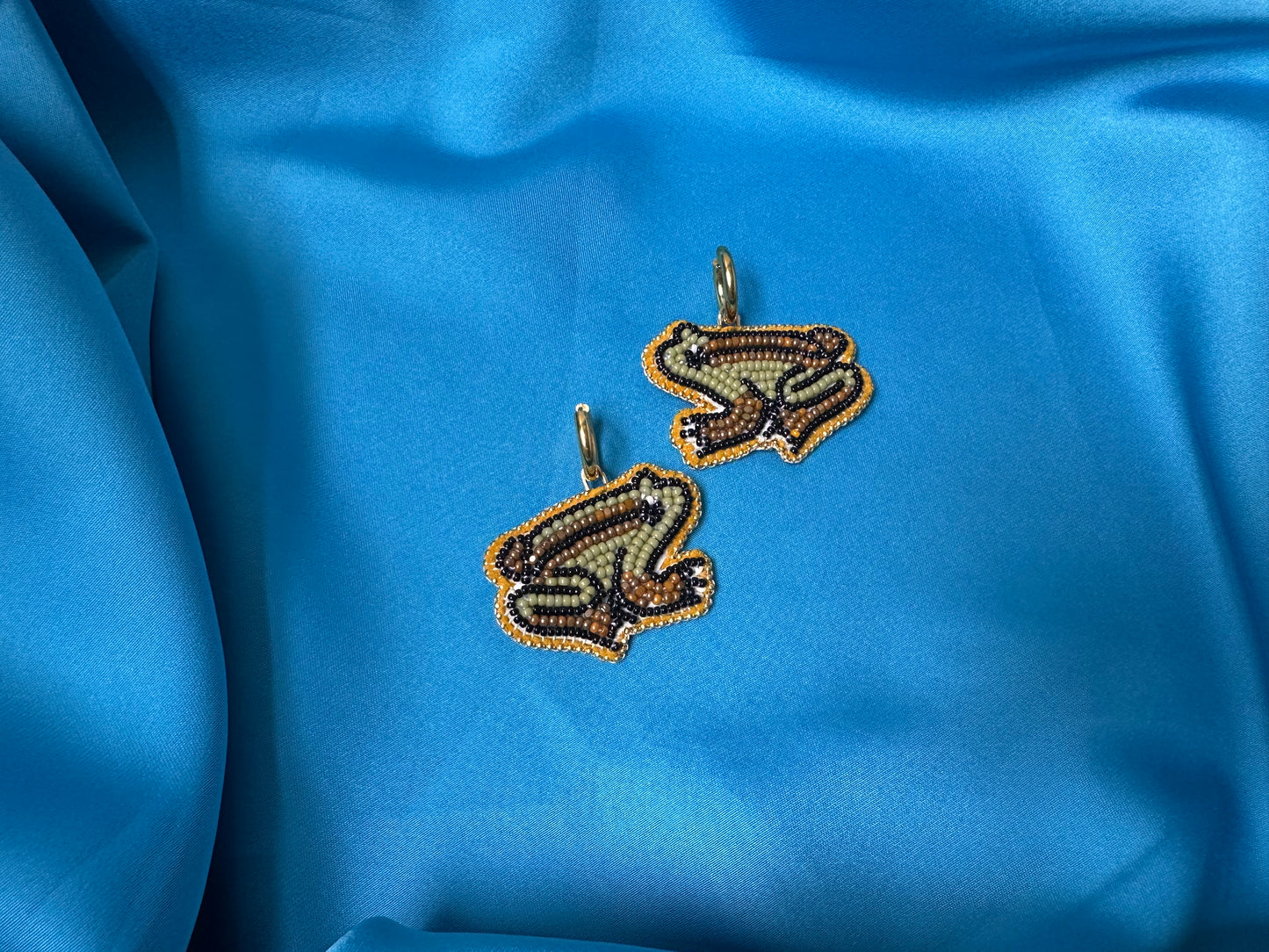 frog earrings