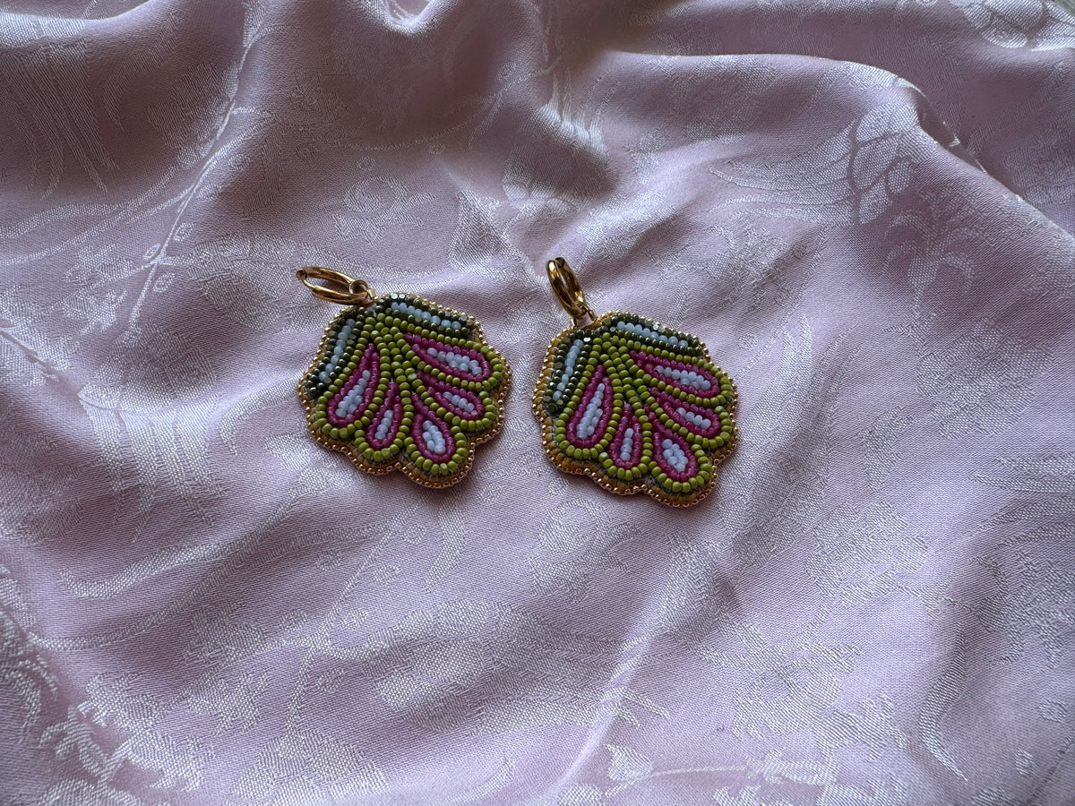 5 petal florals in green & pink