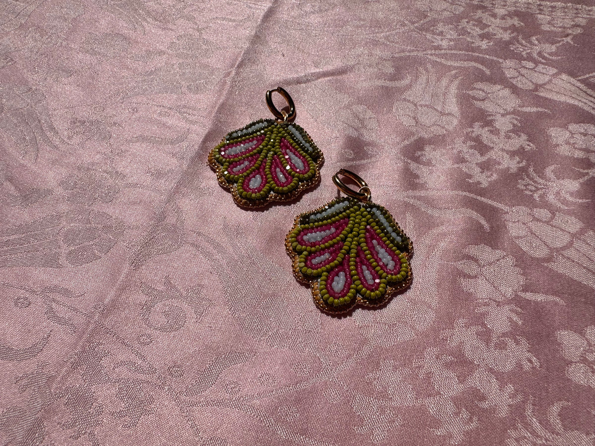 5 petal florals in green & pink