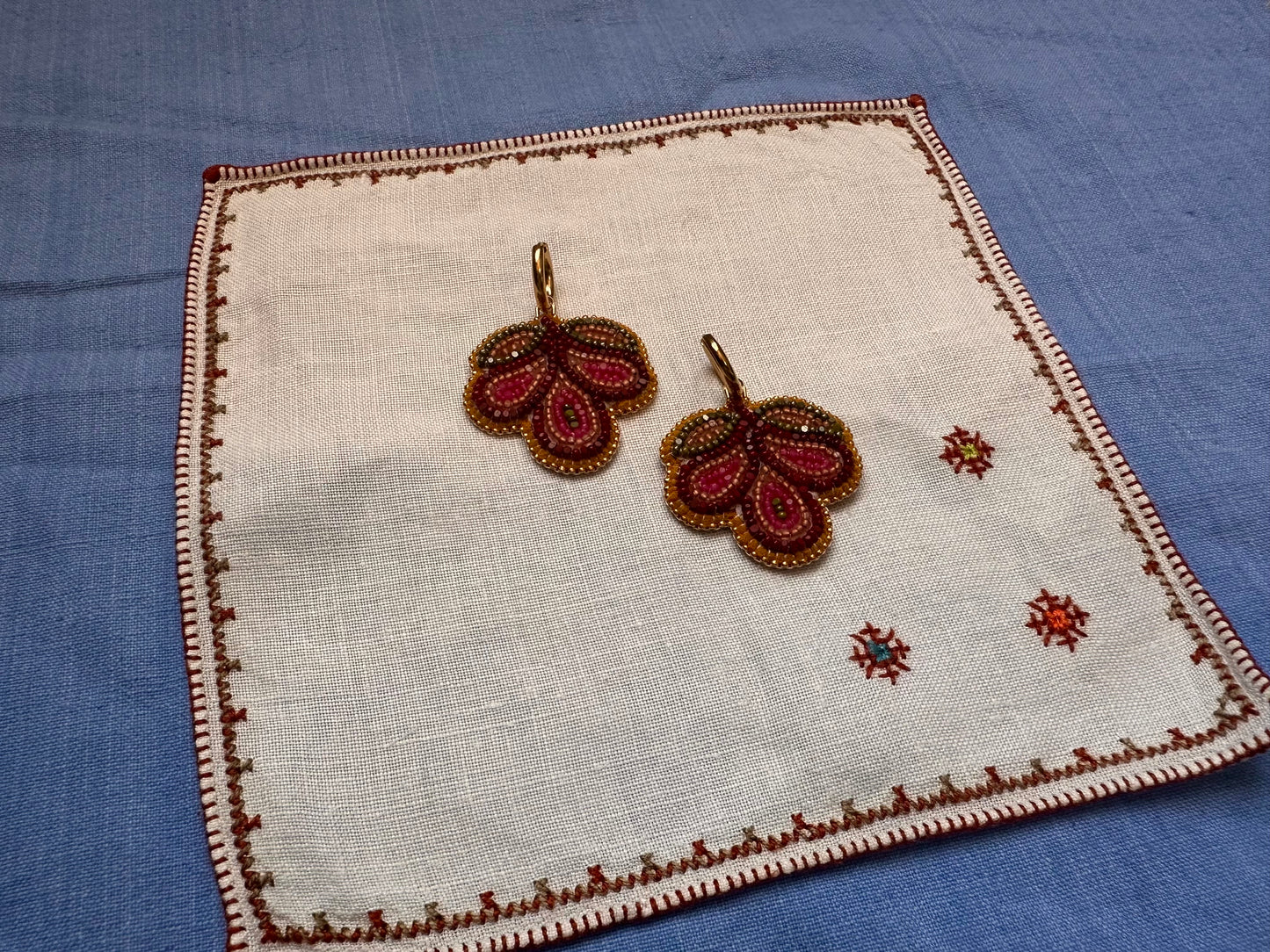 3 petal floral earrings in cranberry