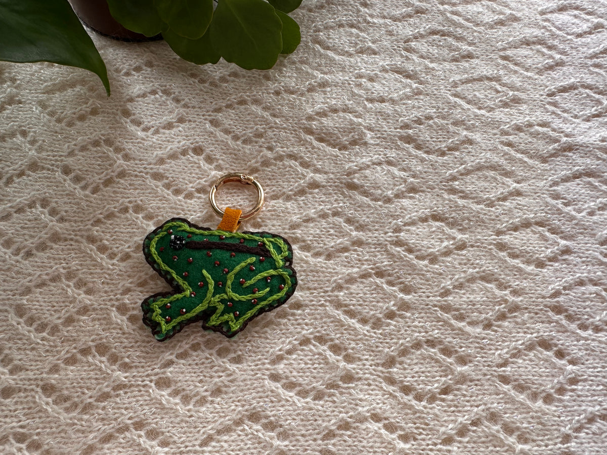 felt frog bag charm/keychain