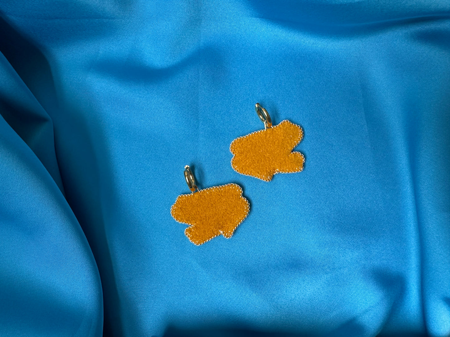 frog earrings