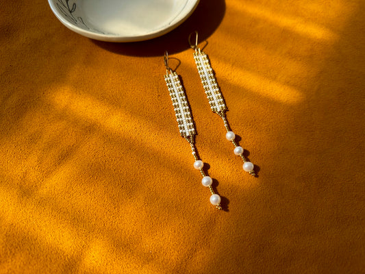 gold/white rectangle earrings w/ round pearls