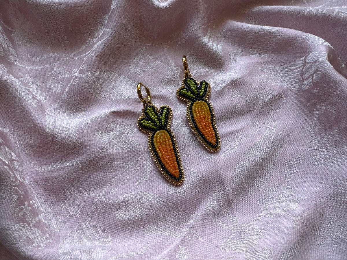 carrot earrings